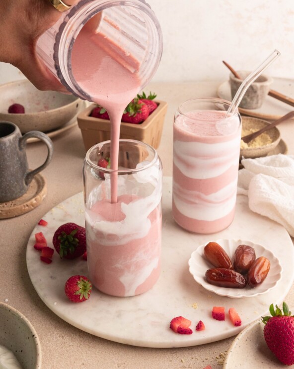 copycat erewhon strawberry probiotic smoothie