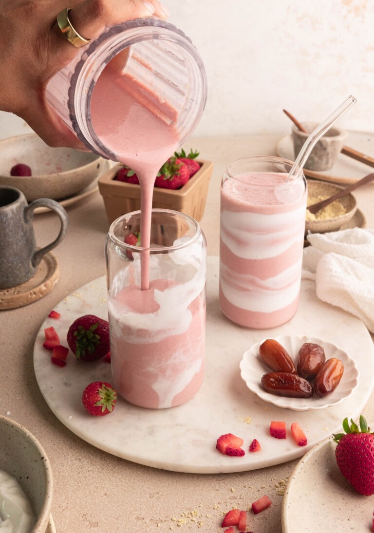 copycat erewhon strawberry probiotic smoothie