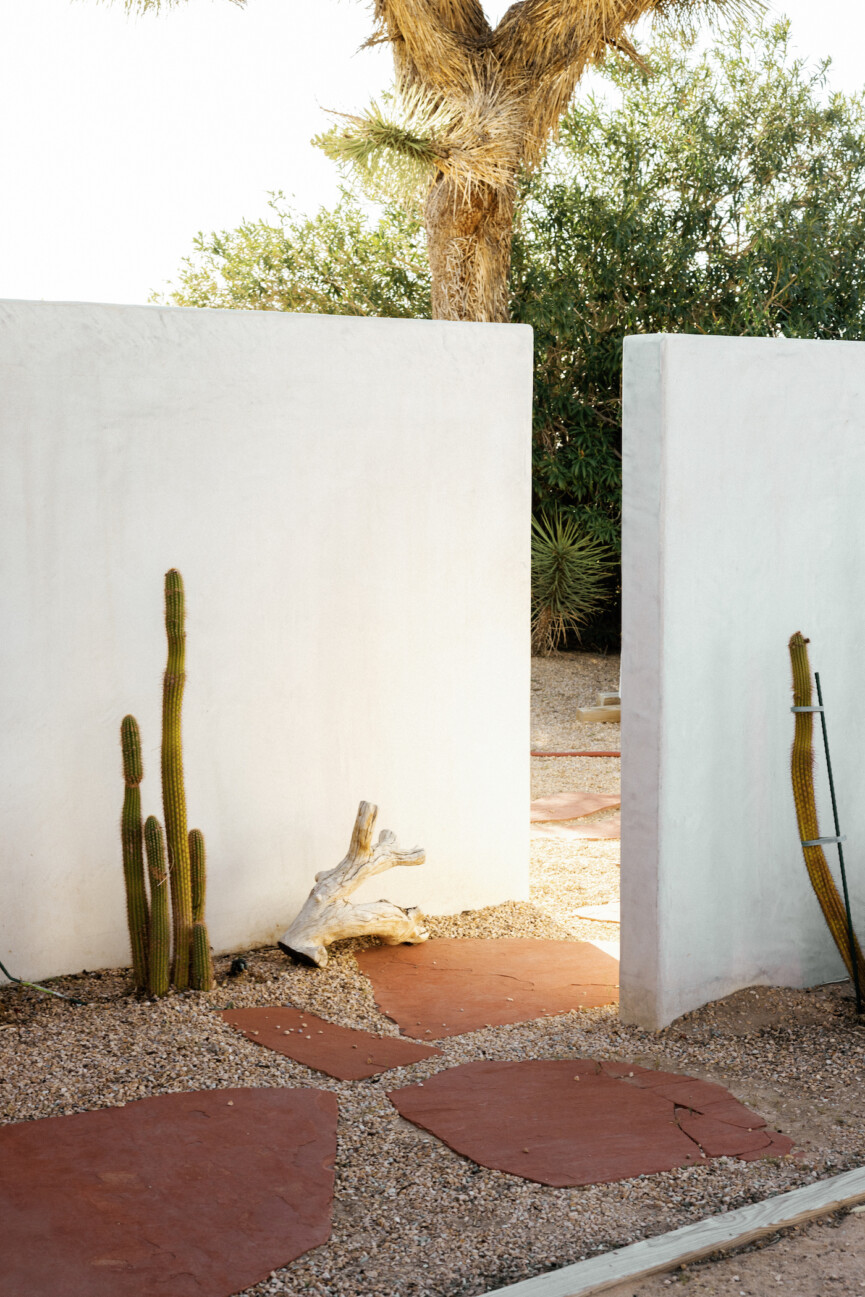 gravel and large pavers in desert backyard